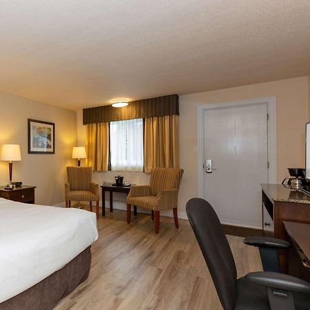 Quality Inn & Suites Матан Екстер'єр фото