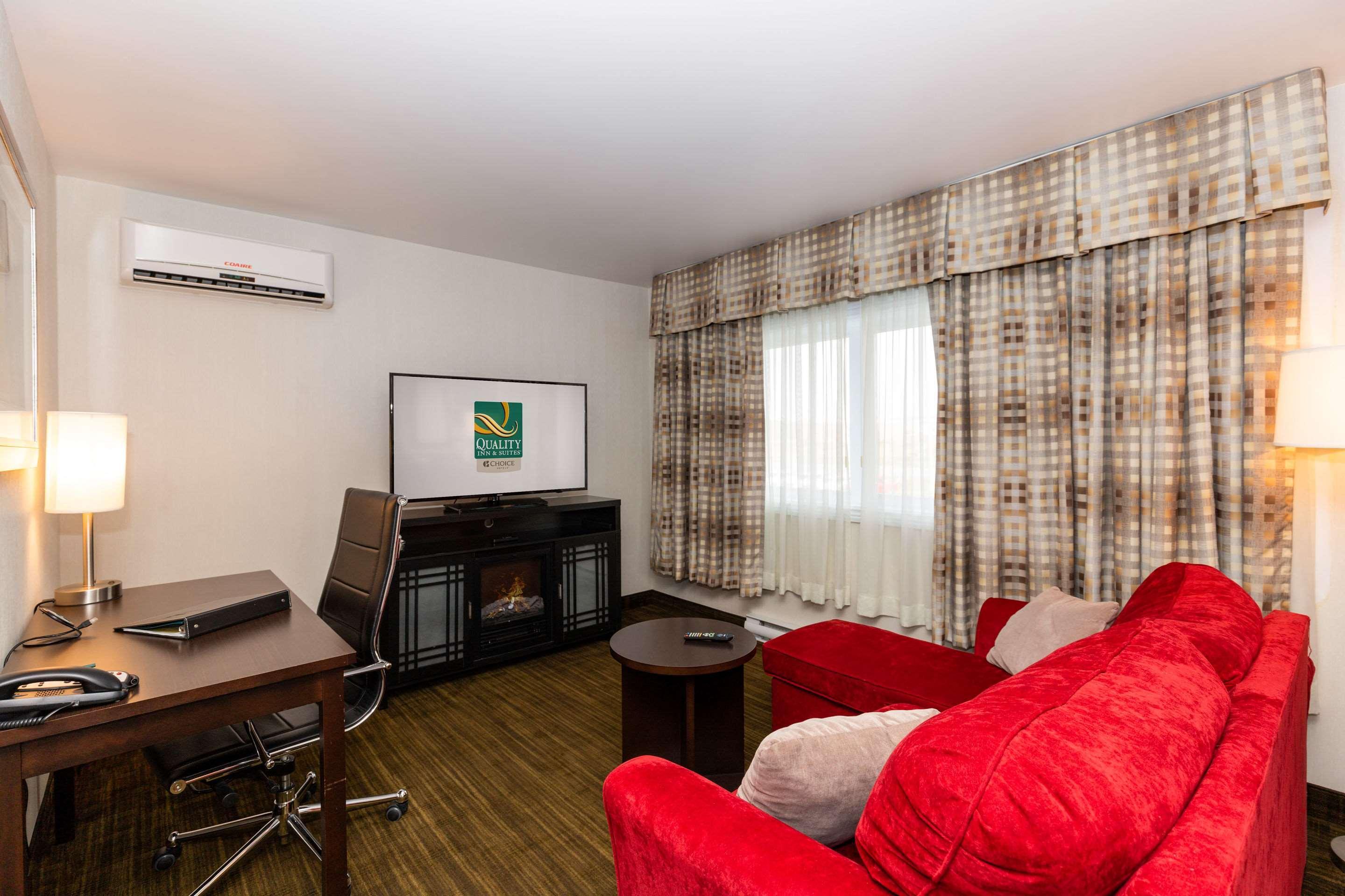 Quality Inn & Suites Матан Екстер'єр фото