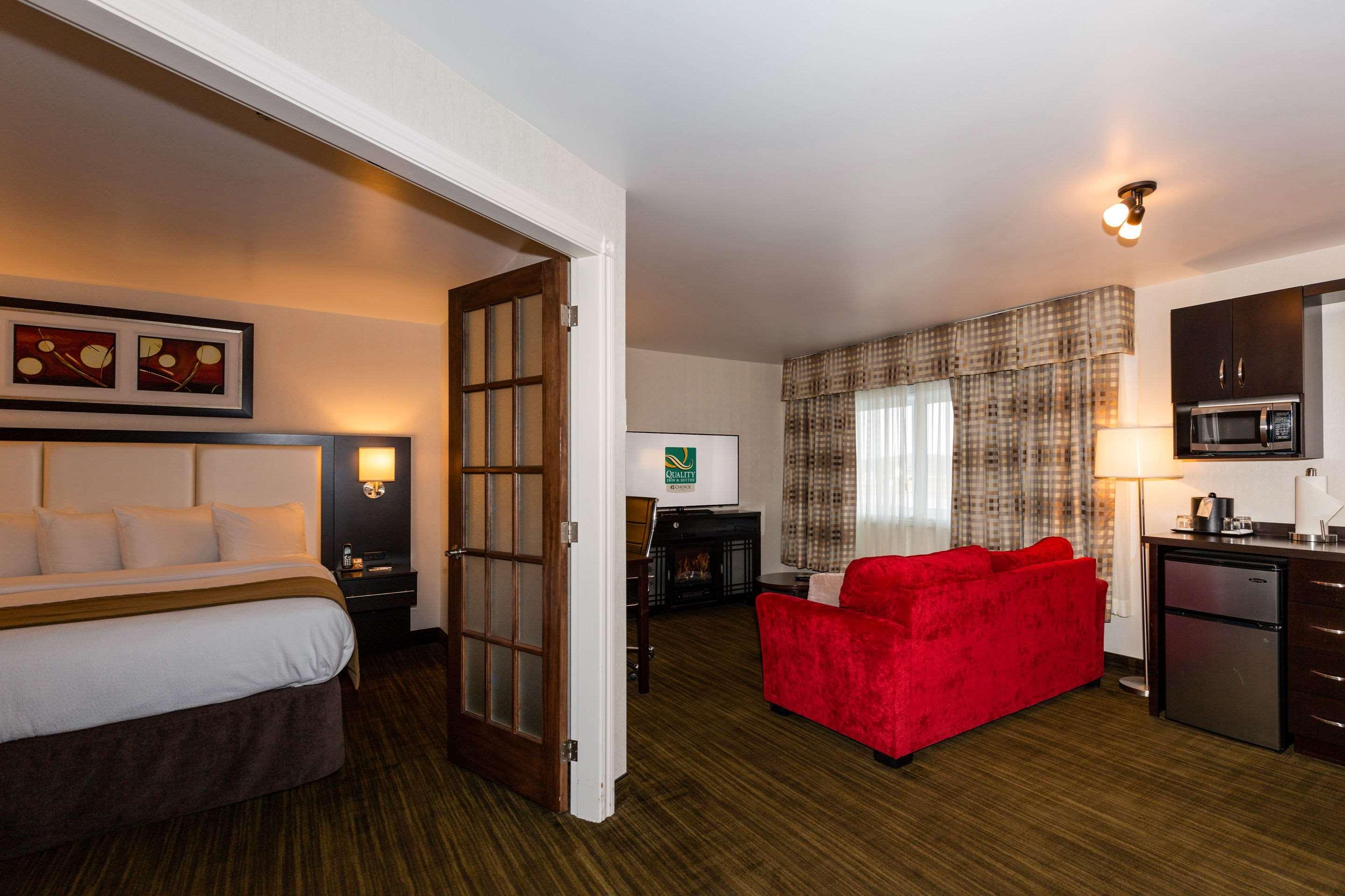 Quality Inn & Suites Матан Екстер'єр фото