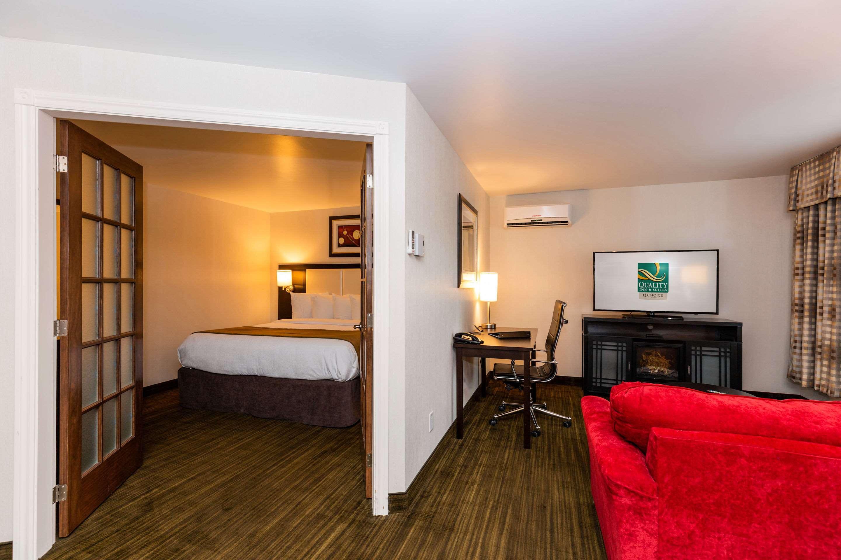 Quality Inn & Suites Матан Екстер'єр фото