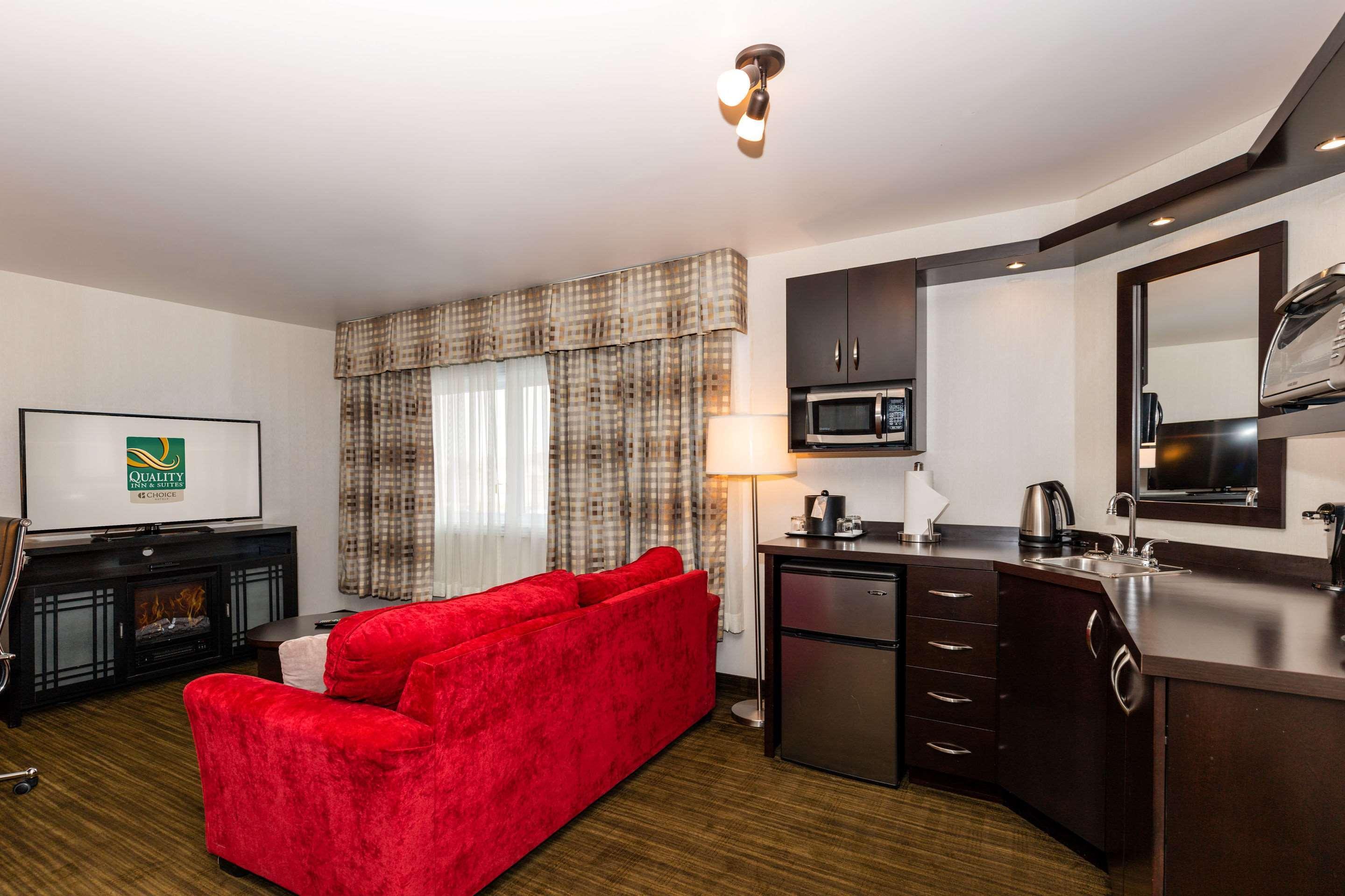 Quality Inn & Suites Матан Екстер'єр фото