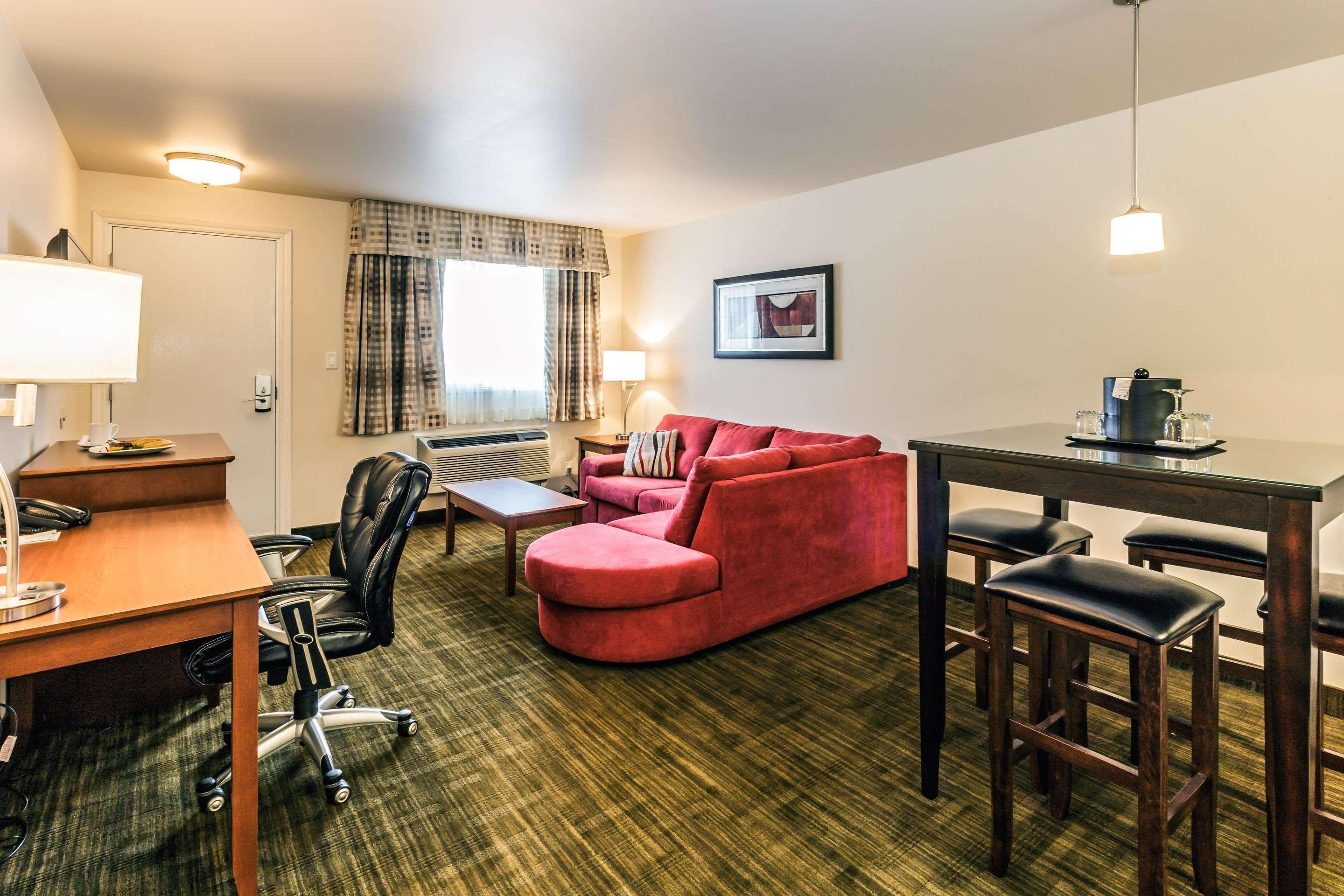 Quality Inn & Suites Матан Екстер'єр фото